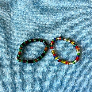 Pair of stretch bead rings.